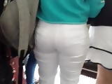 Gostosa de branco