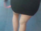 LOIRA RABUDA gostosa rebolando mini Saia 2