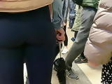 Candid Walk 71 - Yoga Pants Babe