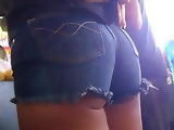 safadinha mostrando tudo no micro short naughty brunette E46