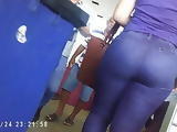 PAWG THICK LEGS IN JEANS  2