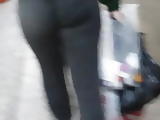 Jiggly shaking ass in tight sweats pt 1
