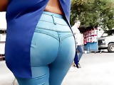 Madura con buen par de nalgas