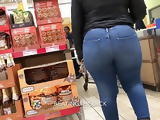 PHAT BOOTY MILF 