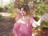 Sarahs jiggly tit dance