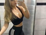 Loira gostosa da academia 