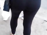 Gostosa no ponto de onibus